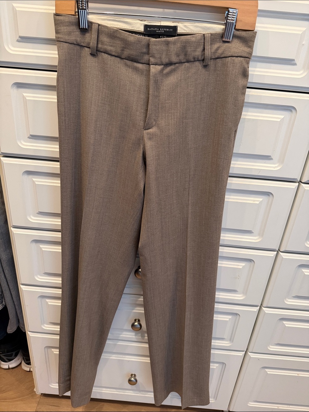 Banana Republic Gorgous Women’s Dress Pants in Taupe - Picture 3 of 8